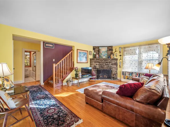 10 Sycamore Terrace, Mahopac, NY 10541