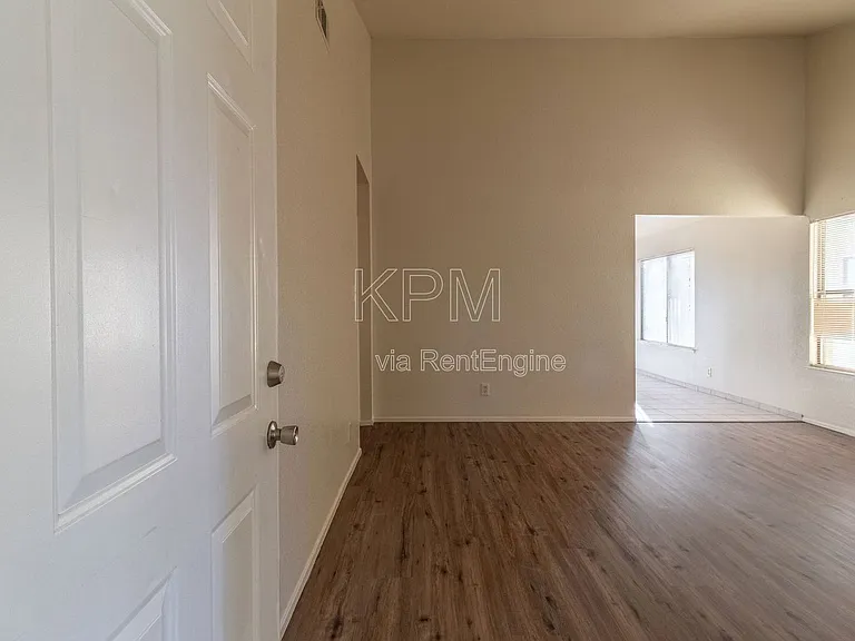 1311 W Century Blvd #42 — Photo 4