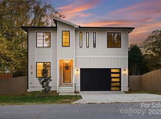 816 Tennyson Dr, Charlotte, NC 28208