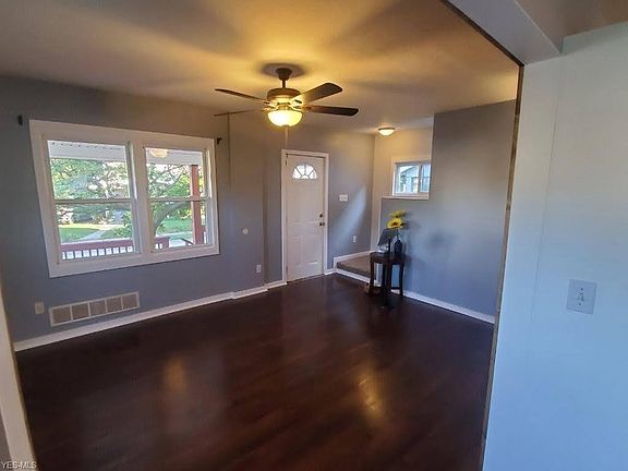 4th image of 1294 Kentucky Ave