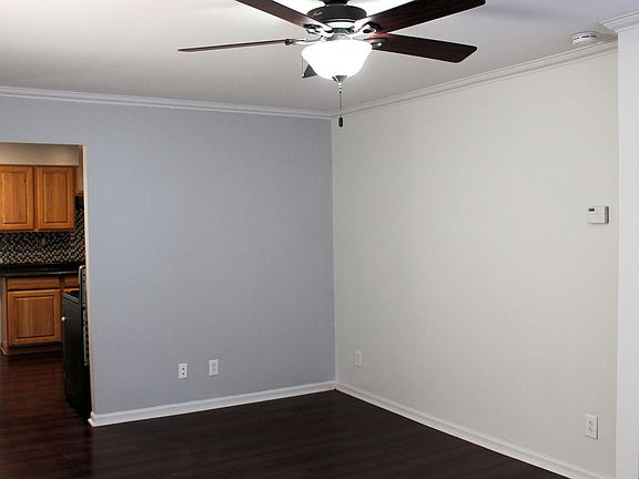5th image of 107 Schorie Ave