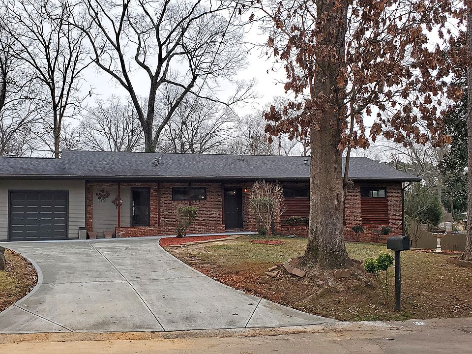 1st image of 613 Oakland Dr SE
