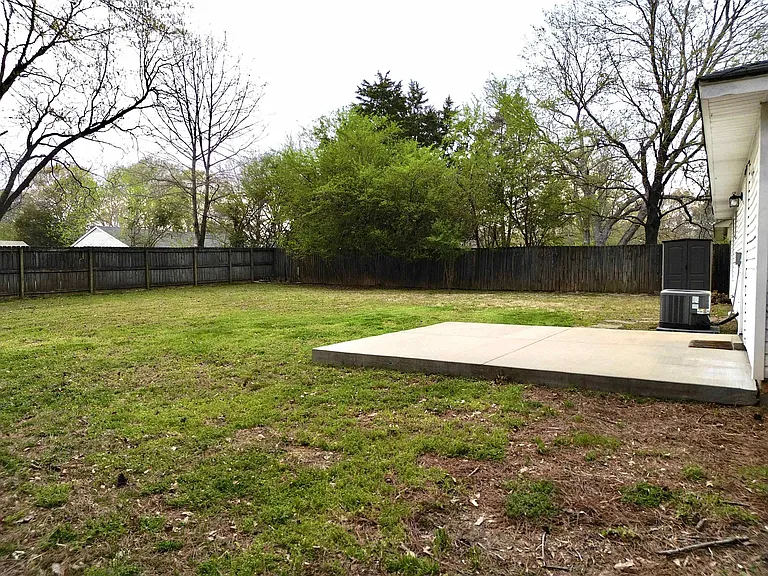 925 Greenview Rd — Photo 28