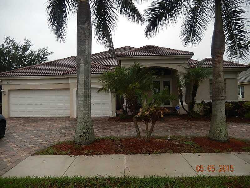 1st image of 8208 S Savannah Cir