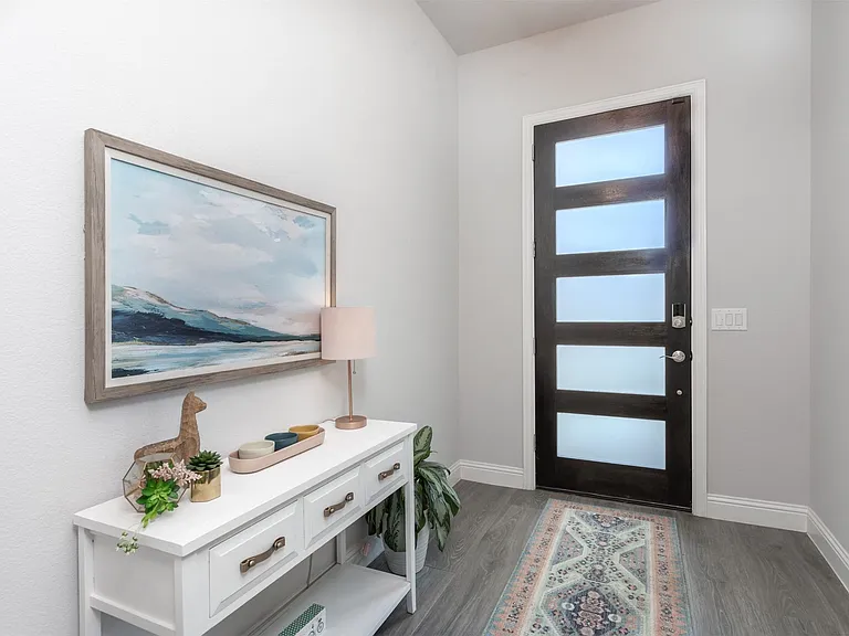 204 Garden Grove Dr — Photo 2