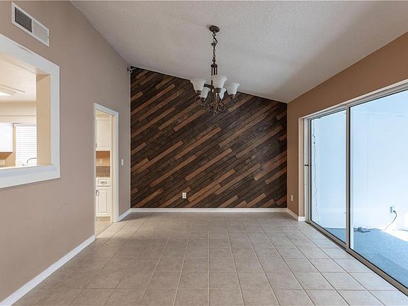 3rd image of 820 Wavecrest Dr