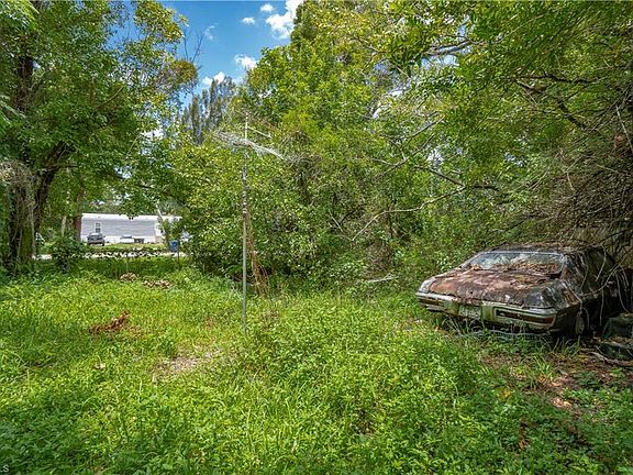 4th image of 8219 Penny Dr