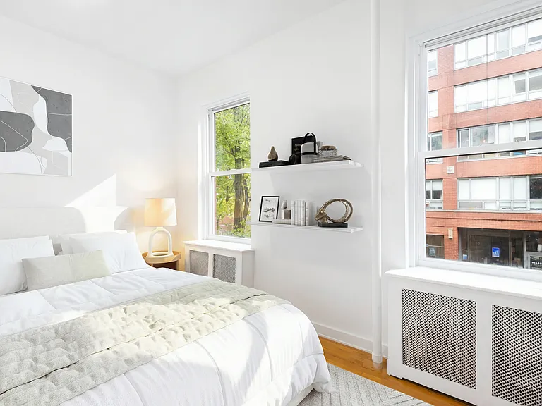 305 W 20th St #1A — Photo 10