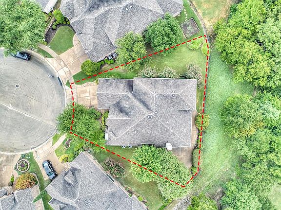 4th image of 601 Pelican Hills Dr