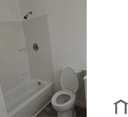 3 bed, 1152 sqft, $1,300 — Photo 2