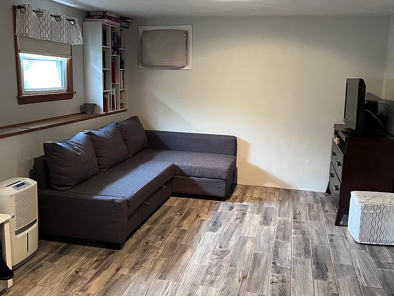 10 Juniper St — Photo 9