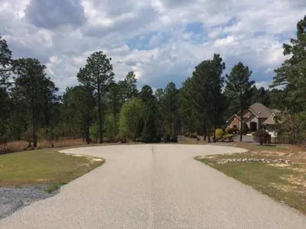 385 Morgan Trail Ct, Carthage, NC 27376