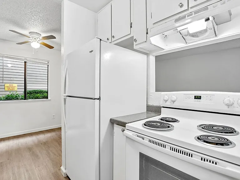 Parkview Village Apartments — Photo 26