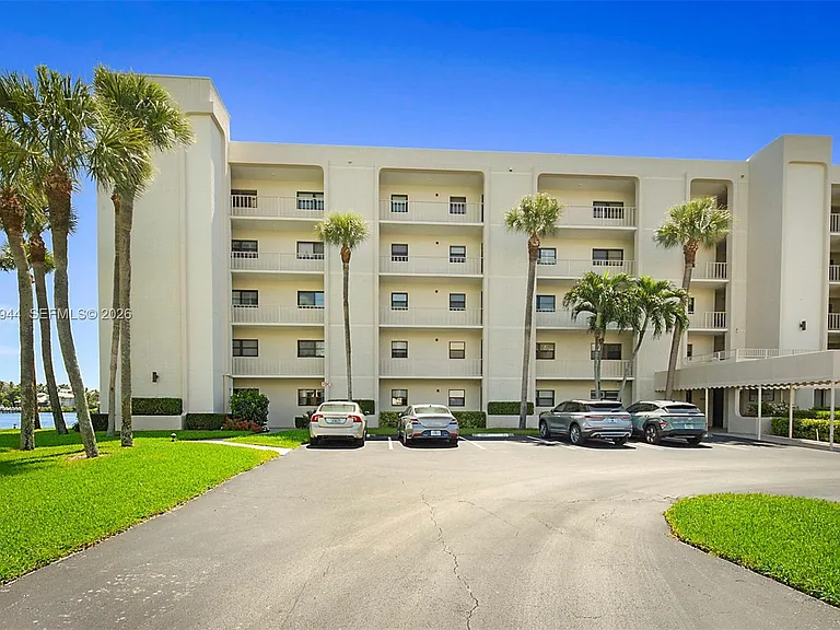100 Intracoastal Pl #102 — Photo 2