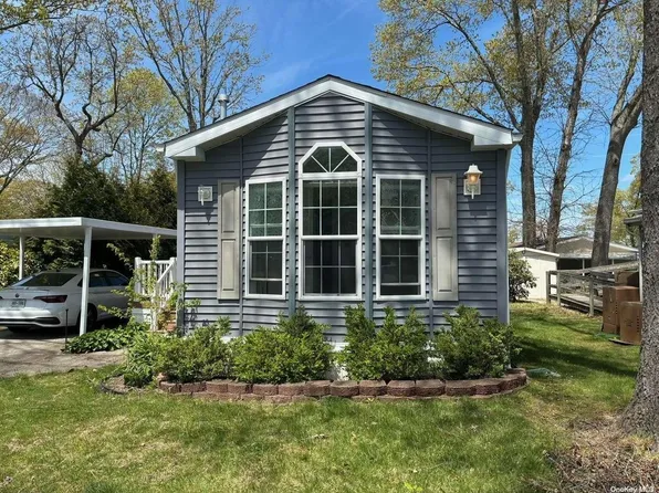1661-69 Old Country Road, Riverhead, NY 11901