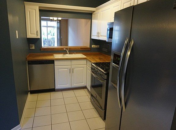 3rd image of 11000 Jodan Dr