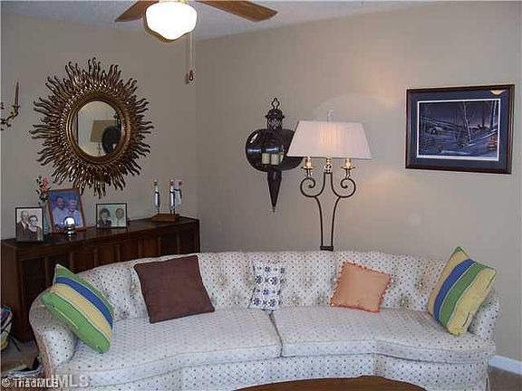 5th image of 3 Meadowood Glen Way APT B