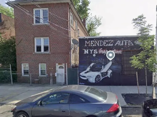 904 E 225th St, Bronx, NY 10466