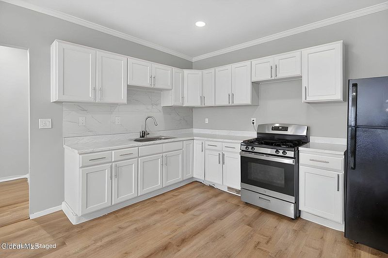 5th image of 30 118th Street