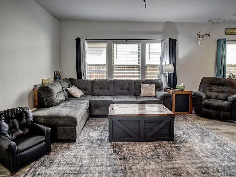 205 Driftwood Ln — Photo 7