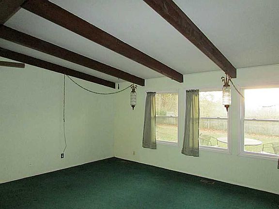 3rd image of 2361 Kingswood Dr E
