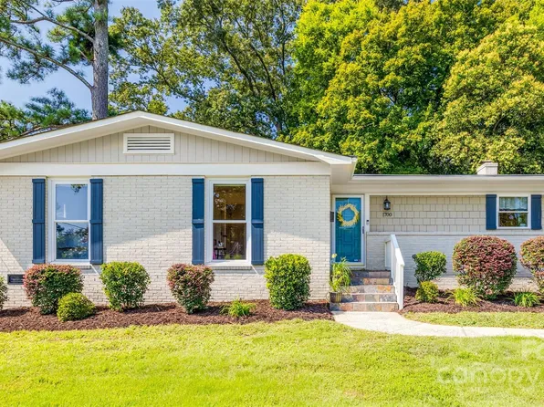 1700 Wensley Dr, Charlotte, NC 28210