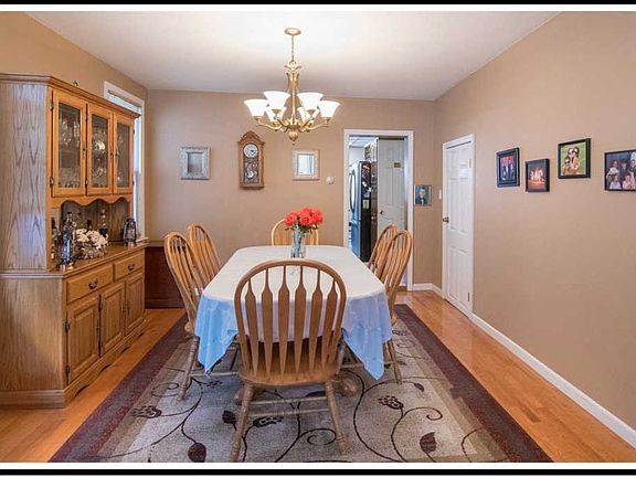 5th image of 7536 Furmanville Ave