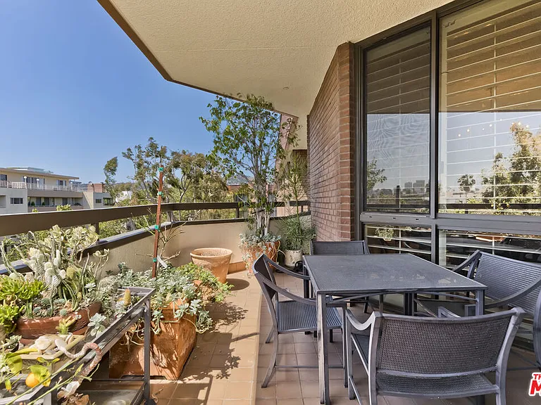 300 N Swall Dr #457 — Photo 8