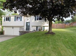 203 Fernvue Dr, Coraopolis, PA