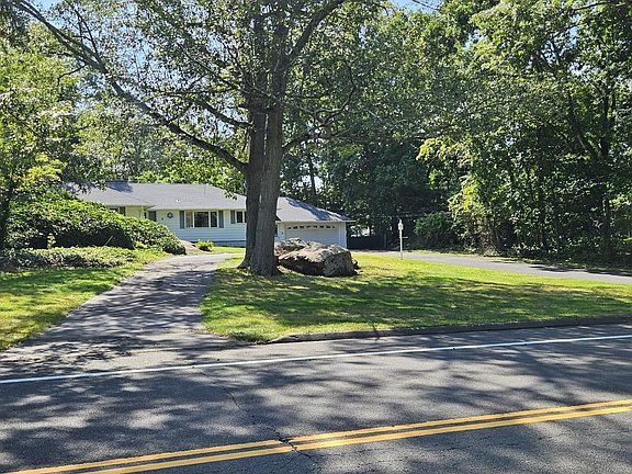 3rd image of 162 Short Beach Road