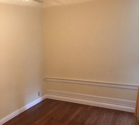 5th image of 2433 Franklin St APT 1
