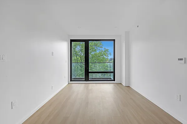 Rented by Tru International Realty Corp | media 5