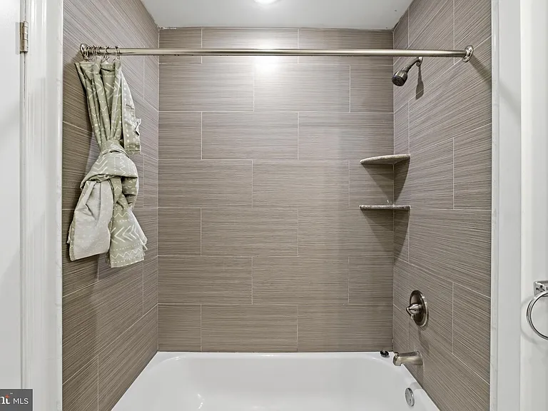 925 N Broad St #29-3F — Photo 9