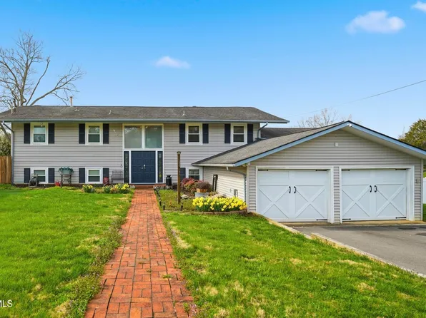 6320 Booth Ct, Kingsport, TN 37663