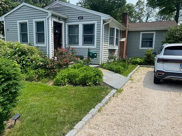 237 Freeman Ave, Stratford, CT 06614