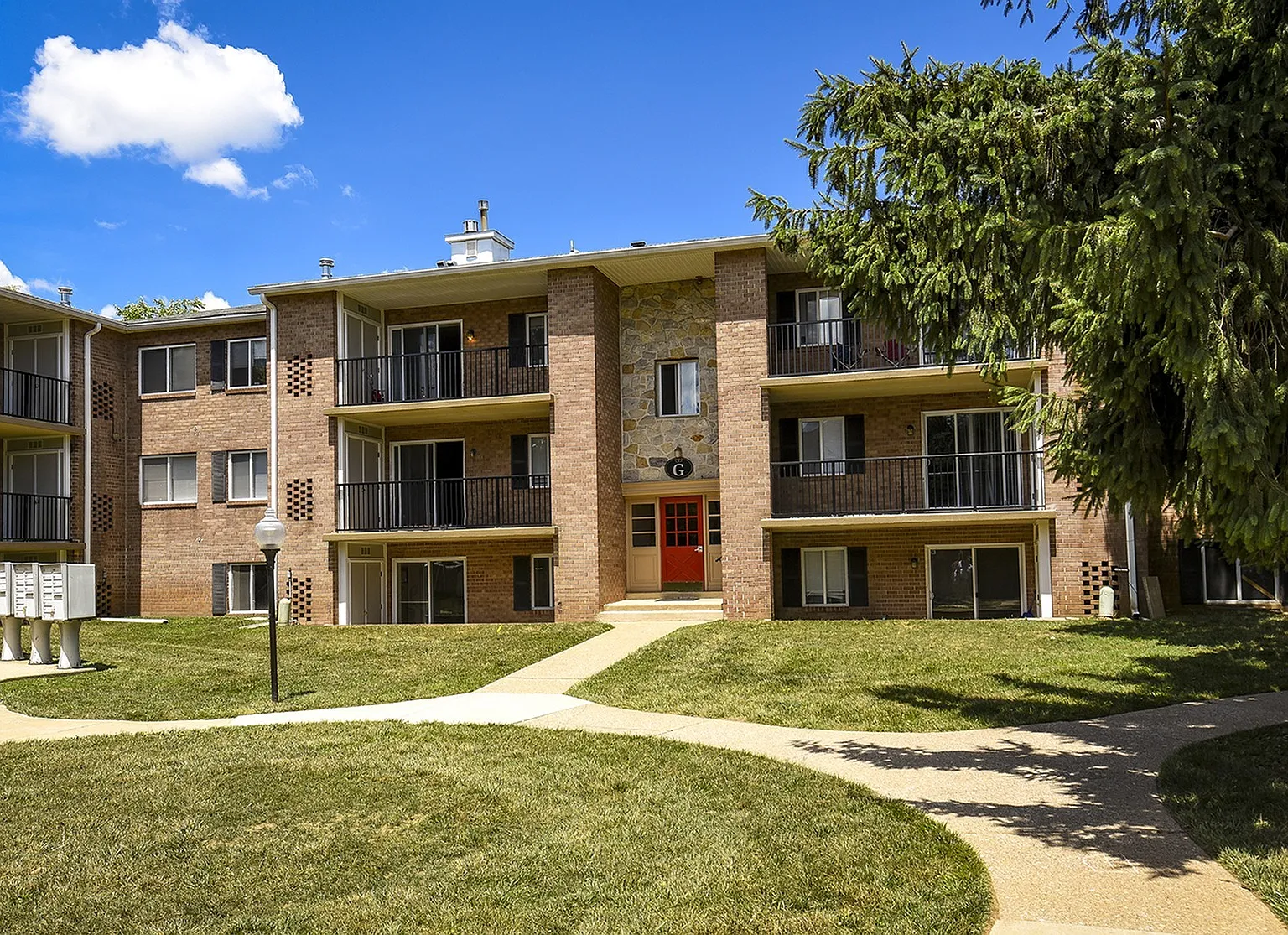 Paoli Place North Apartments — Photo 2