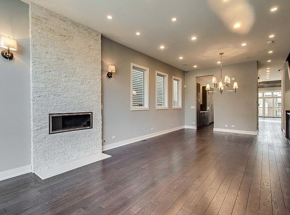 2nd image of 533 N Marshfield Ave