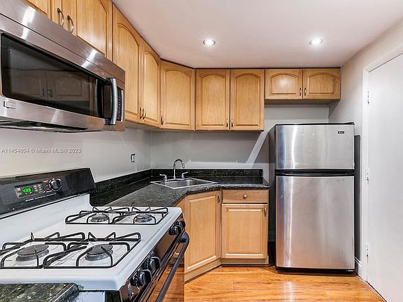 3rd image of 10905 N Kendall Dr APT 302