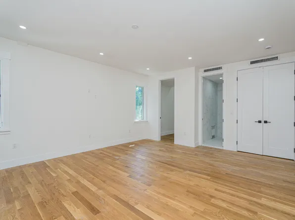 1753 East 21st Street image 25 of 49