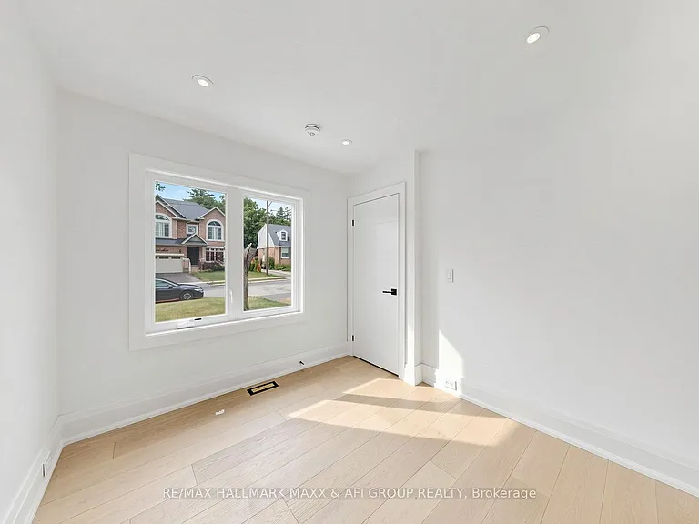 103 Ruggles Ave — Photo 13