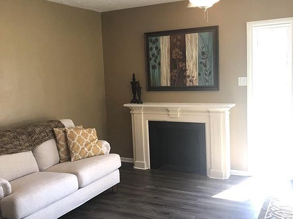 4th image of 1701 N Wilshire Dr