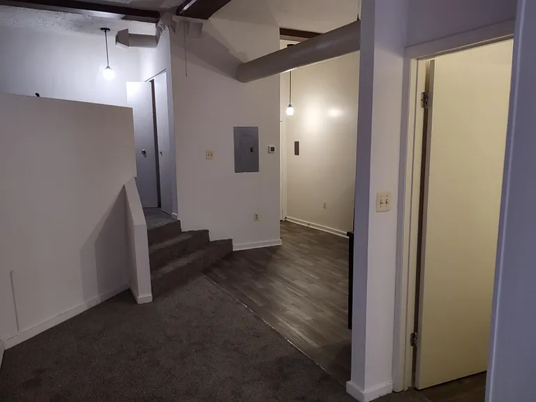 Marlboro Classic Apt & Redwood Square — Photo 52