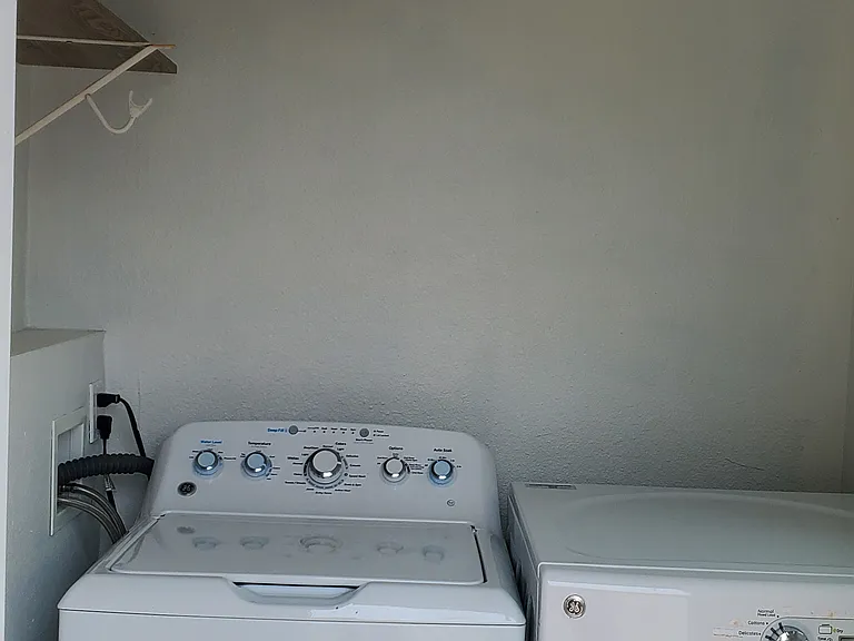 Silver Leaf Dr — Photo 11