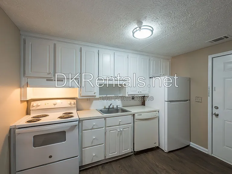 360 Lee Trl #135 — Photo 6