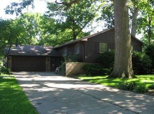 2700 W Twickingham Dr, Muncie, IN 47304