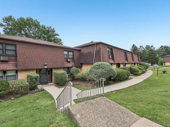 1 Germonds Village #5, Nanuet, NY 10954