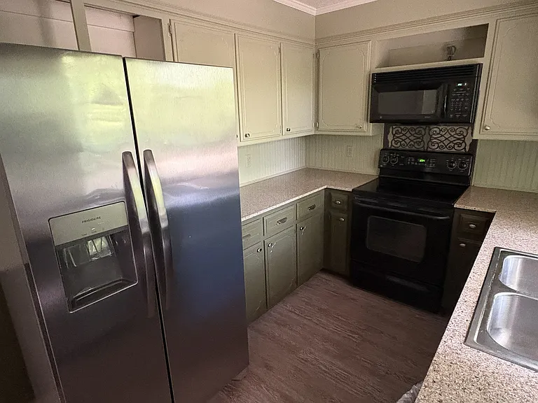 1031 S Brookview Ln — Photo 5