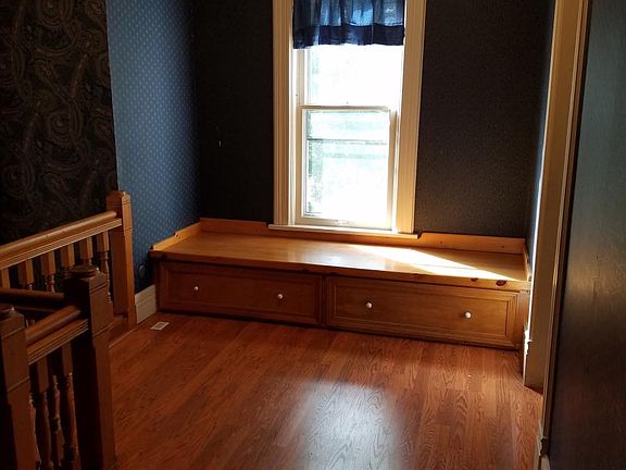 5th image of 1023 Buckland Ave