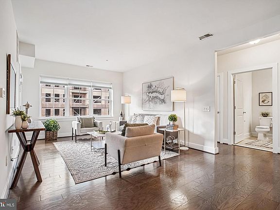 5th image of 2905 Bleeker St #4-402