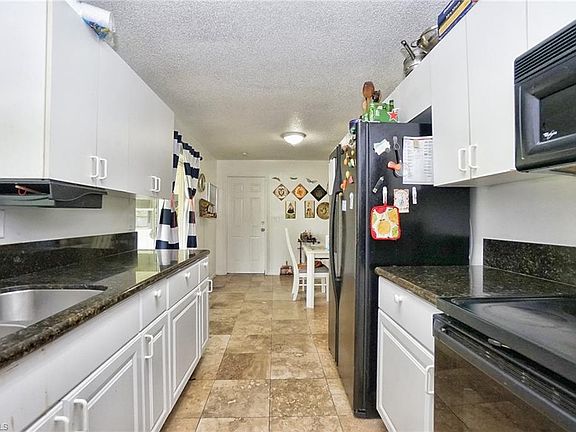 5th image of 1323 NE Pine Island Ln